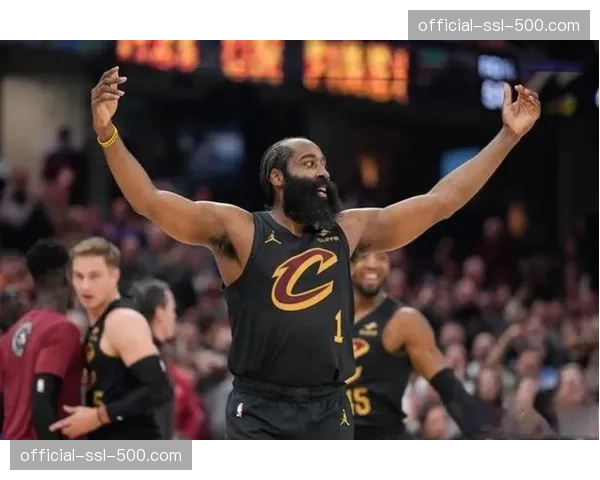 哈登效应重塑骑士进攻：组织核心与双塔挡拆的化学反应