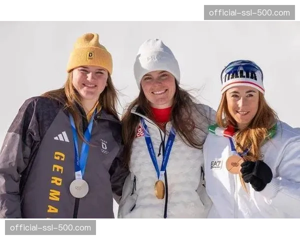 高山滑雪女子滑降美国名将沃恩重伤退赛五朝元老奥运之旅终结