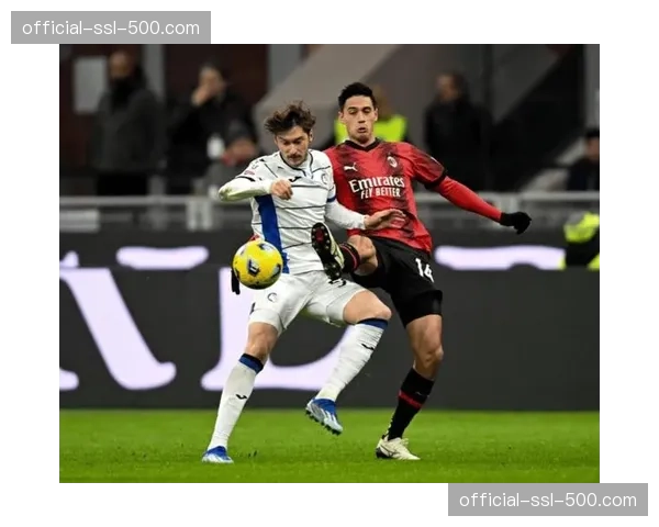 天气因素：热那亚对阵亚特兰大的比赛在大雨中进行