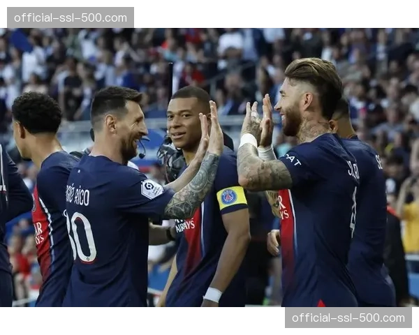 欧洲中小俱乐部集体要求重新分配欧冠收入，提议金额提升至20亿欧元